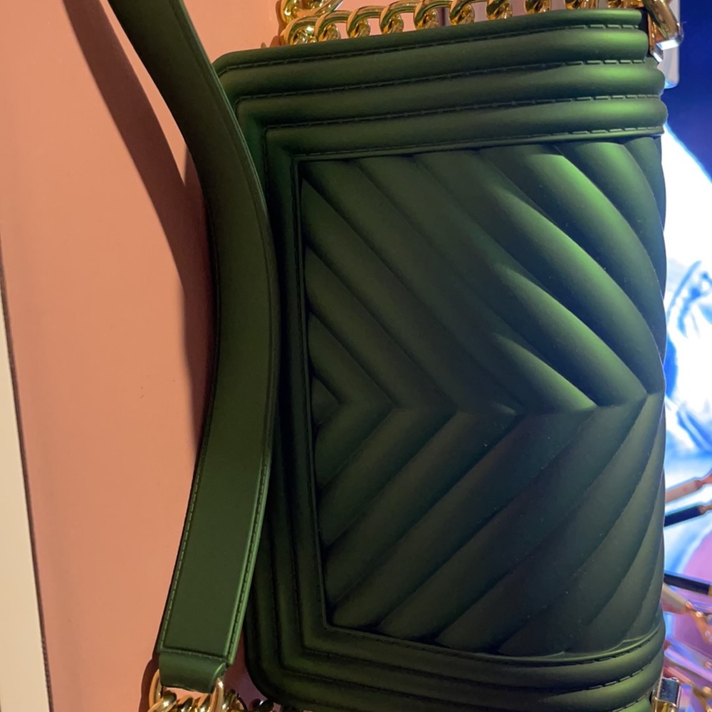 Handbags - Picture 8 of 11